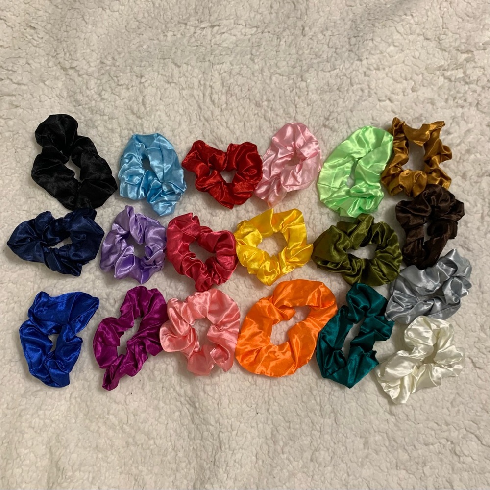 🌸 3/$15 Satin Scrunchie Bundle 19pc. Solid Color
